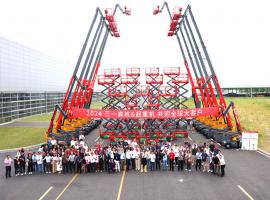 一百分翻譯服務助力“全球大客戶峰會”：多語種接力同傳，確保會議無縫溝通